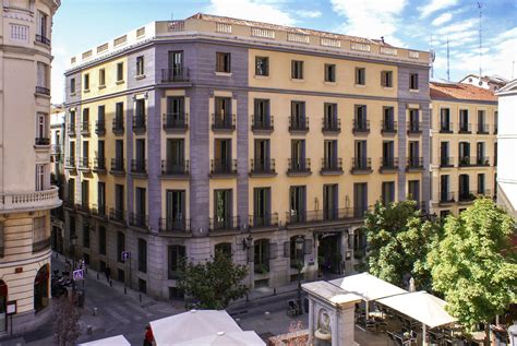 hotels near prado